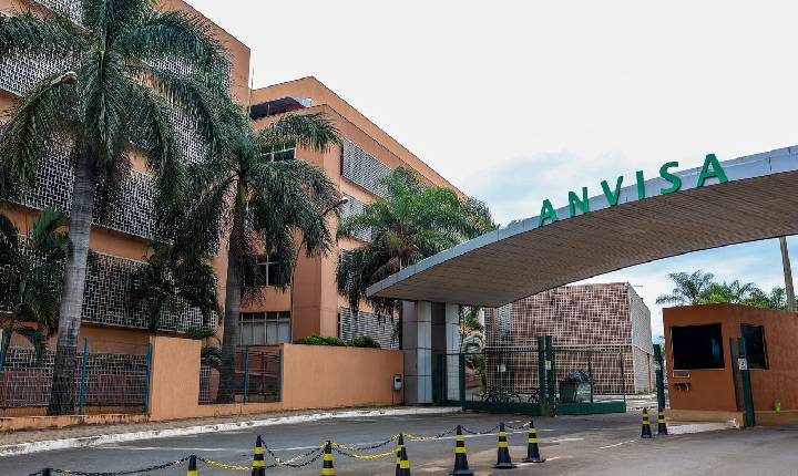 Anvisa determina recolhimento de lotes de antibióticos