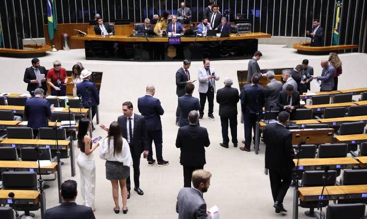 Câmara aprova PEC que amplia imunidade tributária para entidades religiosas