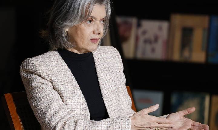 Cármen Lúcia diz que é aconselhada a deixar STF por ataques machistas 