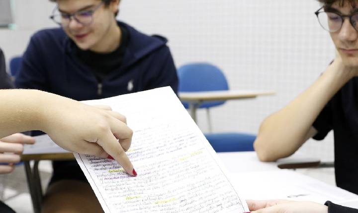 Encceja 2026: alunos já podem consultar cartilha de redação
