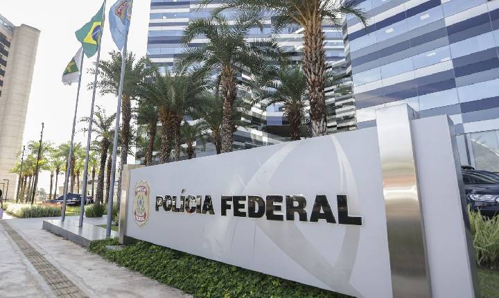 PF: pai de Vorcaro liderava A Turma, milícia pessoal do banqueiro
