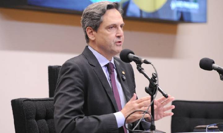 Projeto cria regras para fiscalizar pessoas expostas politicamente