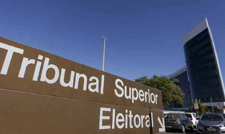 TSE retoma julgamento que pode cassar governador de Roraima