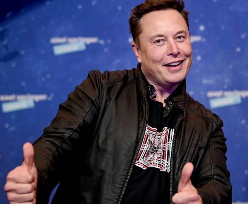 Elon Musk quer comprar Coca-Cola para ‘colocar cocaína de volta’ na bebida