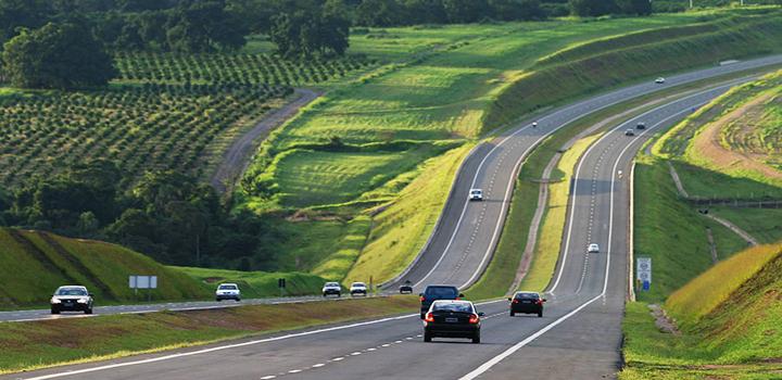 Trânsito e locais com interdição de pista