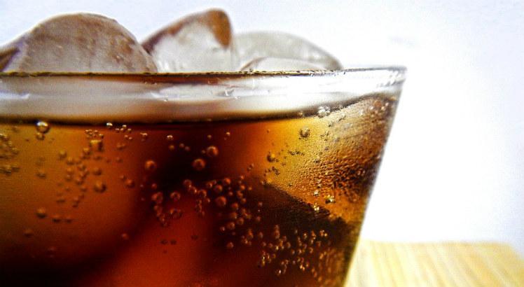 Refrigerantes liberam mais hormônio da fome, confirma estudo