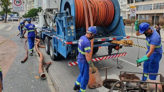 Túnel que leva esgoto da Zona Sul para o oceano vai passar pela primeira limpeza