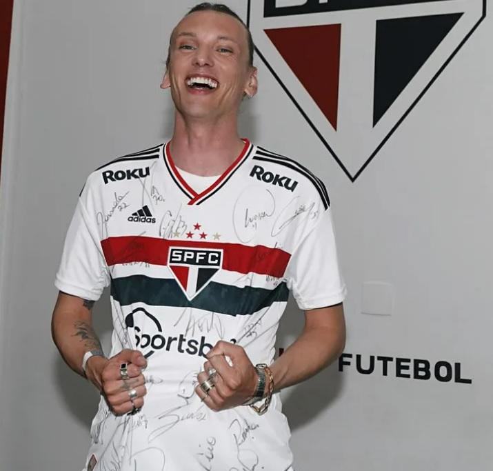 Ator que interpreta Vecna, de 