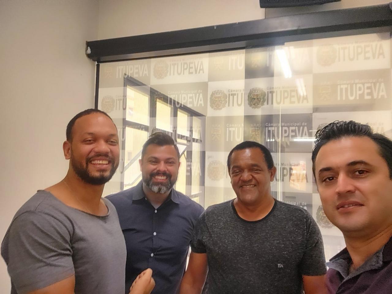 Bate papo e amizade de muitos anos, mais respeito e menos politicagem!