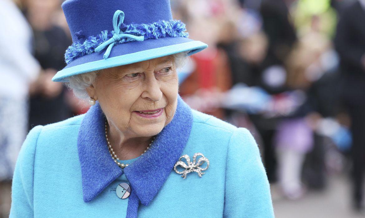 Morre a rainha Elizabeth II, aos 96 anos, na Escócia