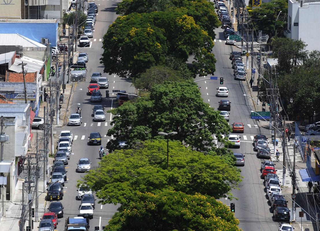 Equipes seguem com estudo viário para melhorar trânsito na Avenida Jundiaí