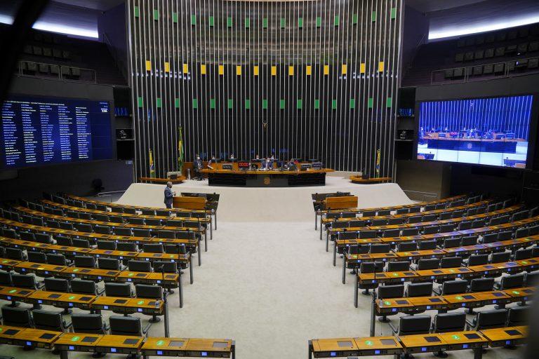 Triste fiasco nas urnas deixa oito partidos em risco