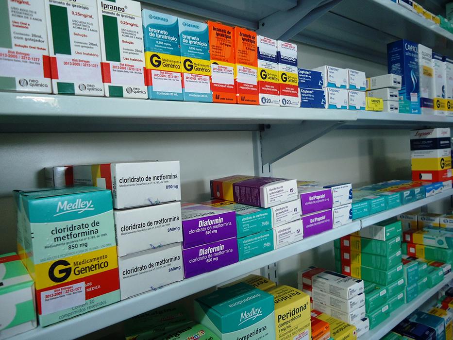 Falta de medicamentos no Brasil: um problema que vem de fora