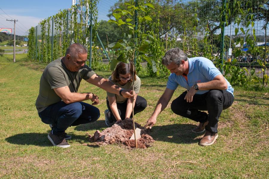 Prefeitura participa de ação ambiental em apoio ao parque Wet’n Wild