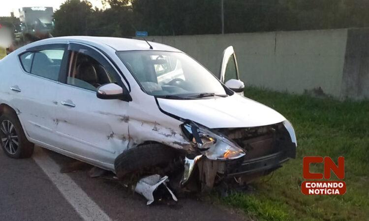 Indaiatuba-Motorista perde controle de carro, bate contra guard rail e mureta de concreto na Rodovia SP-75