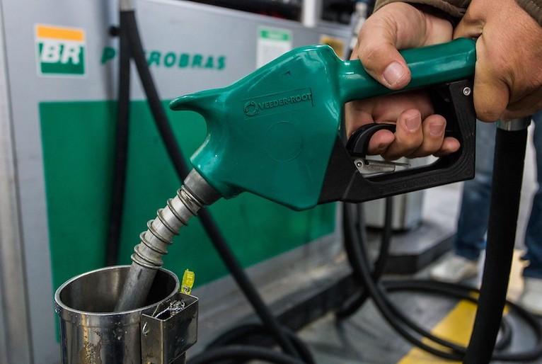 Preço da gasolina terá mais R$ 0,47 em impostos e etanol, mais R$ 0,02, anuncia Haddad