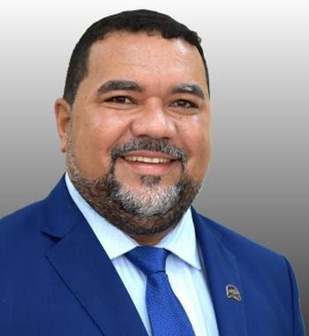 Condenado por nepotismo após nomear sobrinha como assessora parlamentar