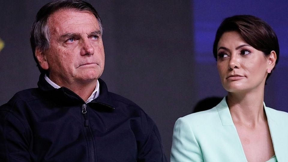 Michelle Bolsonaro diz que foi tratada como mulher traída sobre as joias: “a última a saber”