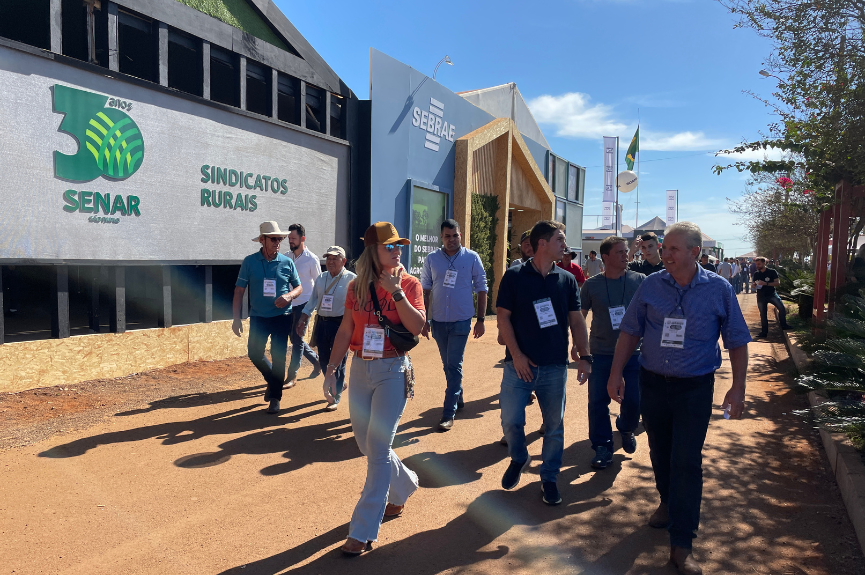 Comitiva de agricultores e produtores rurais de Itupeva visita Agrishow