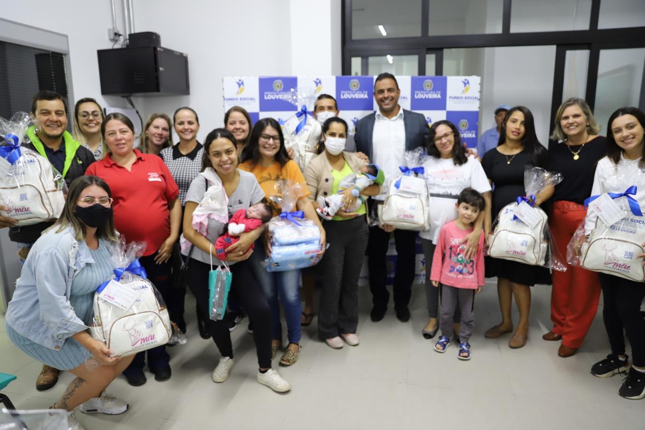 Prefeitura realiza entrega de 43 kits enxoval do Programa Mãe Louveirense nesta quinta-feira (22)