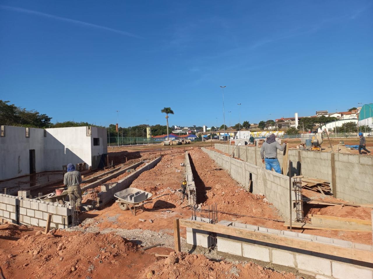 Prefeitura segue com obras avançadas de infraestrutura em Saúde, Educação e Lazer