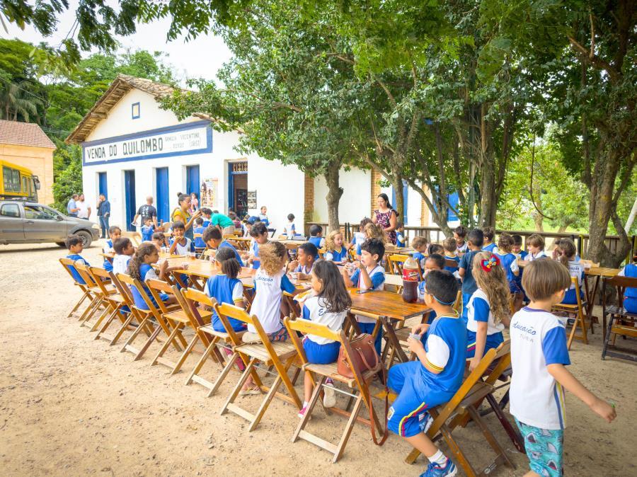 Crianças da Cemeb Abílio Betelli têm manhã especial