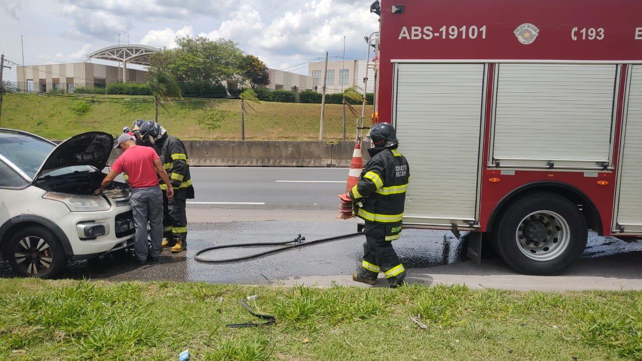 Único veículo do Instituto pega fogo em Rodovia de Itupeva x Jundiaí