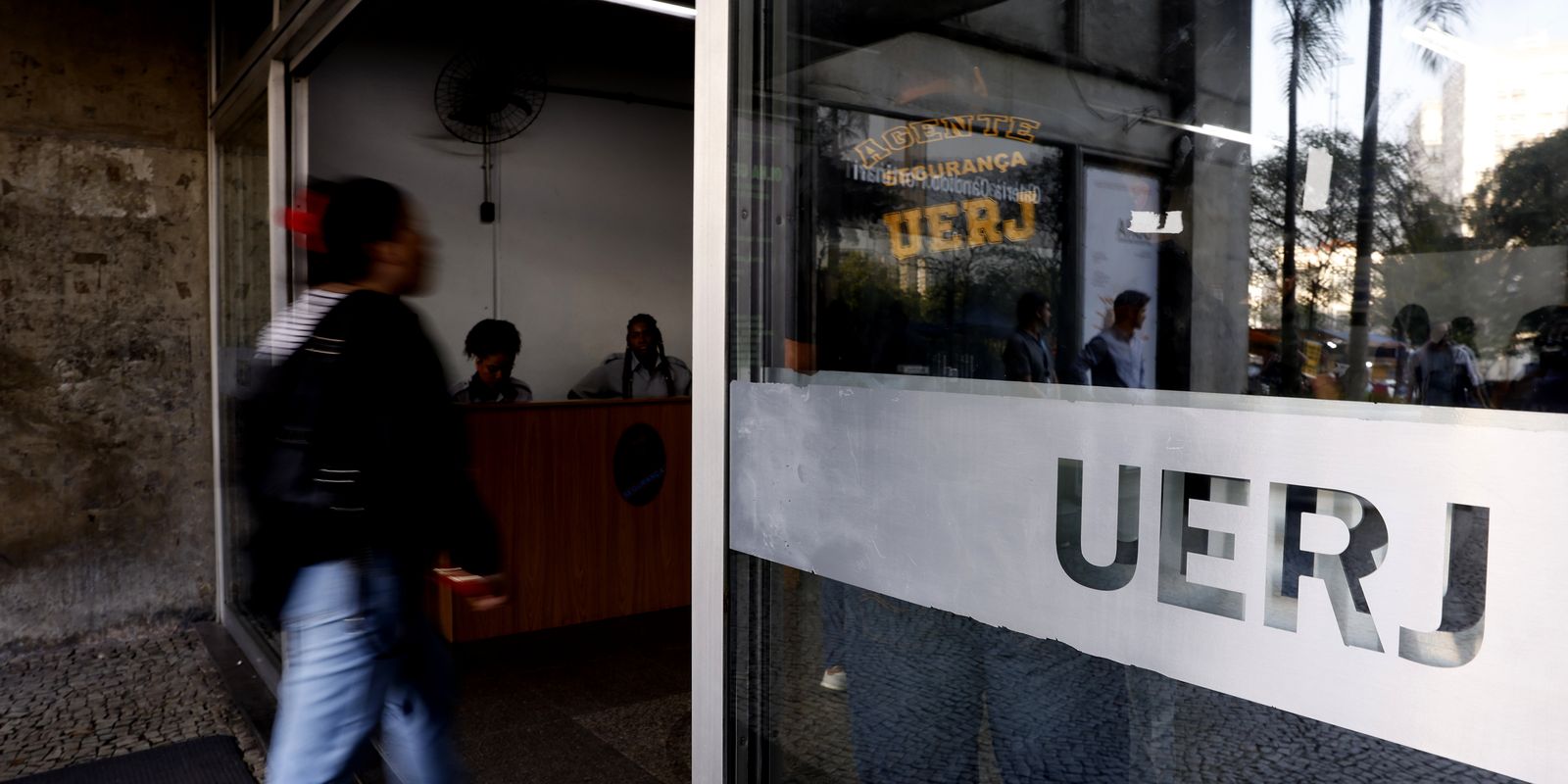 DPU oficia ministérios para que garantam cotas raciais em concursos