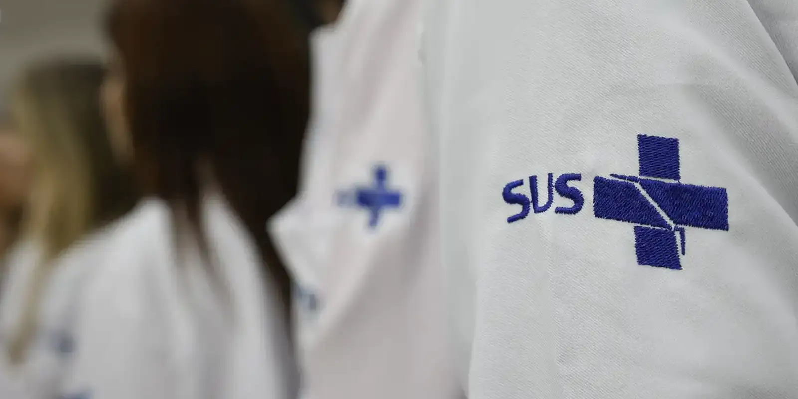 Março Azul: exames para rastrear câncer de intestino triplicam no SUS 