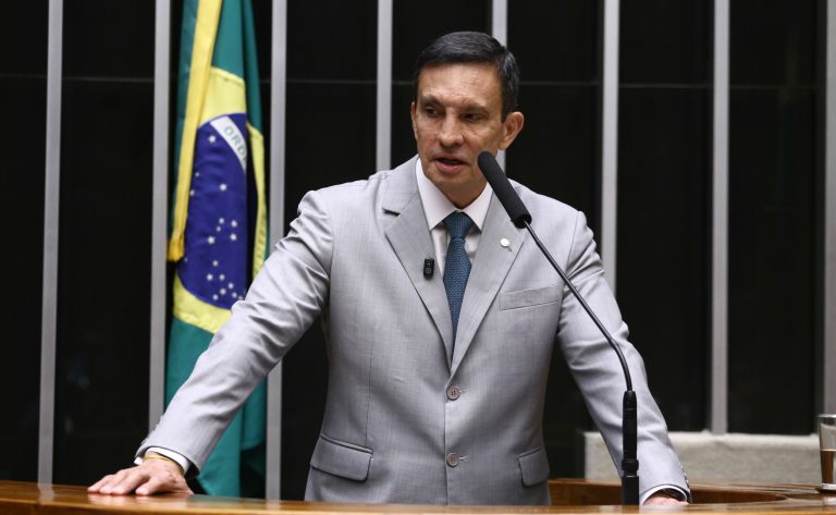 Comissão aprova projeto que prevê engajamento de alunos no cuidado com o espaço escolar