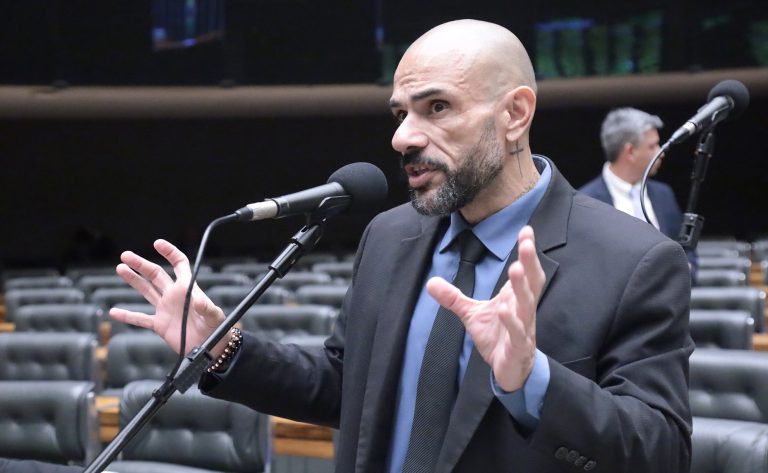 Comissão aprova regras para aumentar proteção de motoristas de aplicativo