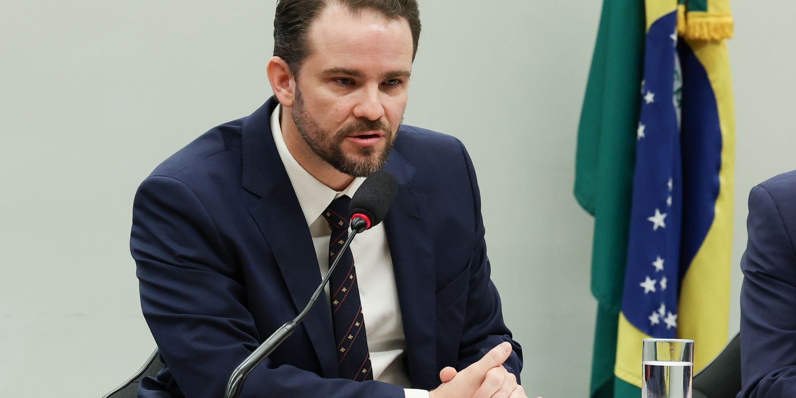 Durigan critica PEC que dá autonomia ao BC por criar “novo Poder