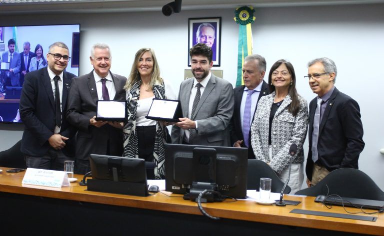 Pesquisadores e deputados defendem prioridade para testes com polilaminina para lesão medular