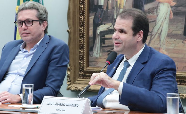 Relator propõe mudanças no Código de Trânsito; texto será votado em julho por comissão da Câmara